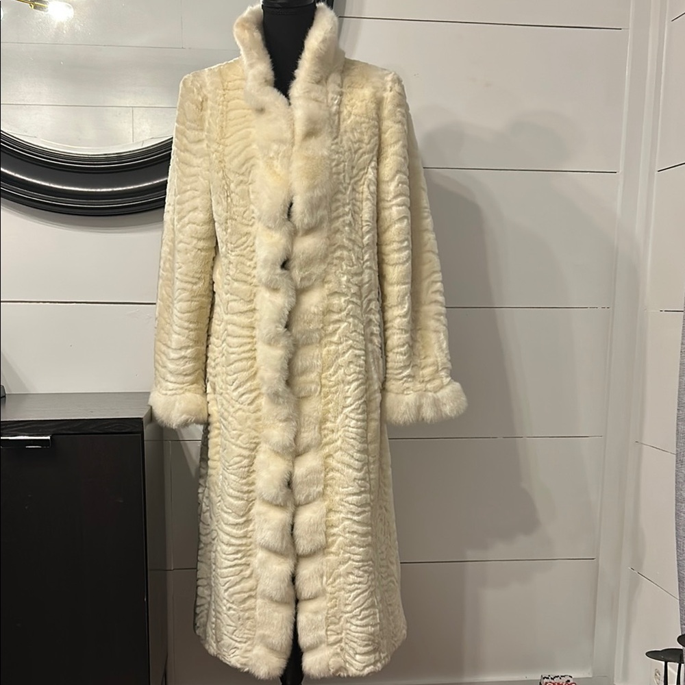 Fabulous Furs Cream Teddy Jacket with Plush Fabric and Prominent Collar